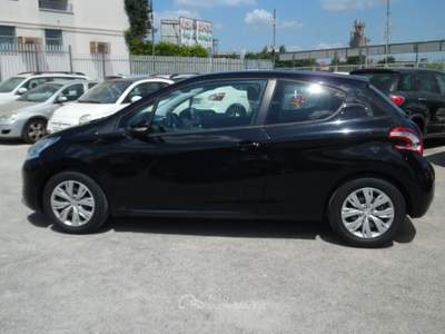 Peugeot 208 3 porte Allure Nero usata Qualiano