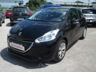 Peugeot 208 3 porte Allure Nero usata Qualiano