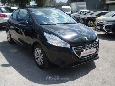 Peugeot 208 3 porte Allure Nero usata Qualiano