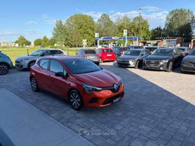 Renault Clio 5 porte Equilibre ANCHE PER NEOPATENTATI Arancione usata Russi