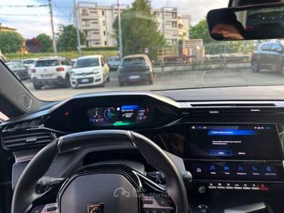 Peugeot 308 Plug-in Hybrid 180 e-EAT8 GT Verde usata Scandiano