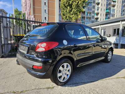 Peugeot 206 206 Plus 5p 1.1 Trendy eco-Gpl Nero usata Torino