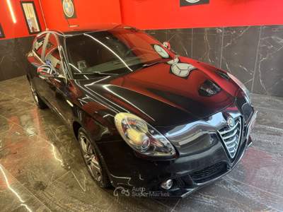 Alfa Romeo Giulietta TCT Super Nero usata Giugliano in Campania