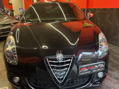 Alfa Romeo Giulietta TCT Super Nero usata Giugliano in Campania