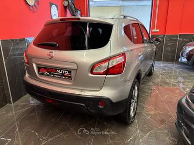 Nissan Qashqai DPF Tekna Argento usata Giugliano in Campania