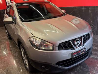 Nissan Qashqai DPF Tekna Argento usata Giugliano in Campania