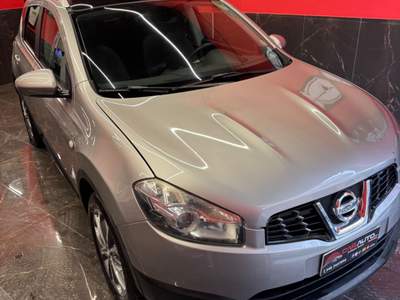 Nissan Qashqai DPF Tekna Argento usata Giugliano in Campania