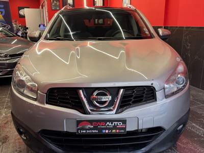 Nissan Qashqai DPF Tekna Argento usata Giugliano in Campania
