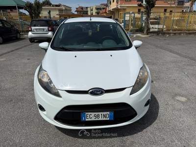 Ford Fiesta 1.4TDCI 70CV 5PORTE Bianco usata giugliano in campania