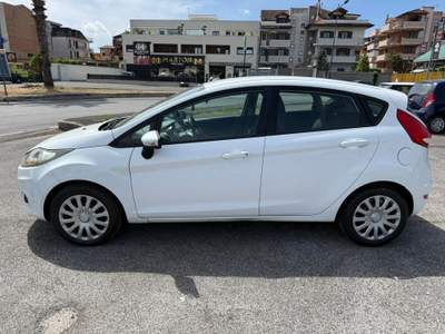 Ford Fiesta 1.4TDCI 70CV 5PORTE Bianco usata giugliano in campania