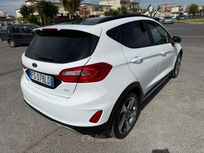 Ford Fiesta ACTIVE 1.0ECOBOOST 86CV EURO6B Bianco usata giugliano in campania
