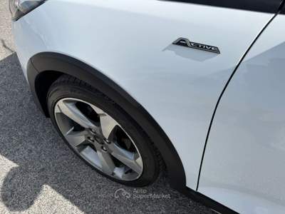 Ford Fiesta ACTIVE 1.0ECOBOOST 86CV EURO6B Bianco usata giugliano in campania