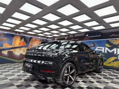 Porsche Cayenne Coupé 3.0 V6 E-Hybrid (402) Nero usata Calenzano