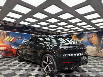 Porsche Cayenne Coupé 3.0 V6 E-Hybrid (402) Nero usata Calenzano