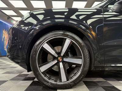 Porsche Cayenne Coupé 3.0 V6 E-Hybrid (402) Nero usata Calenzano
