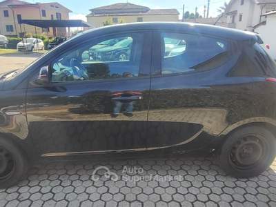 Lancia Ypsilon 5 porte Silver Elefantino Rosa Nero usata Pieve a Nievole