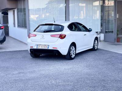Alfa Romeo Giulietta Diesel 140CV E5 - 2011 Bianco usata Roma