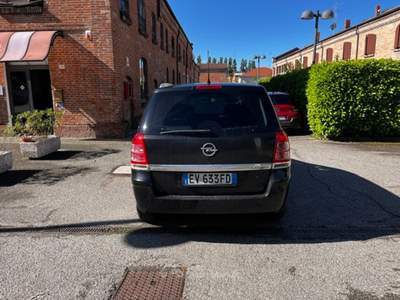 Opel Zafira Gomme in buono stato percorsi solo 7.000km. Nero usata Massa Lombarda