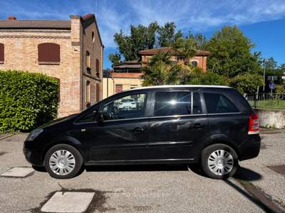Opel Zafira Gomme in buono stato percorsi solo 7.000km. Nero usata Massa Lombarda