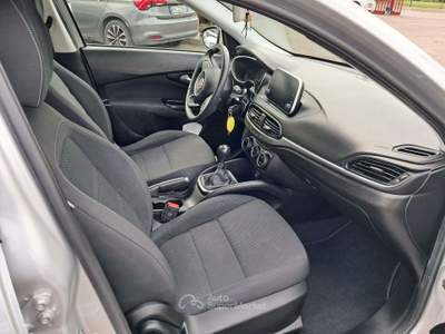 Fiat Tipo Tipo 5p 1.4 Lounge 95cv usata Crema
