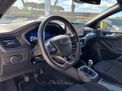 Ford Focus Focus 1.0 EcoBoost 125 CV Start&Stop St-Line x Hybrid Bianco usata Castagneto Carducci