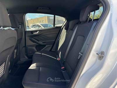 Ford Focus Focus 1.0 EcoBoost 125 CV Start&Stop St-Line x Hybrid Bianco usata Castagneto Carducci