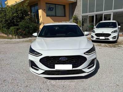 Ford Focus Focus 1.0 EcoBoost 125 CV Start&Stop St-Line x Hybrid Bianco usata Castagneto Carducci