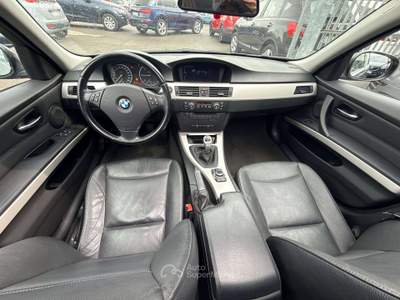 BMW Serie 3 320 320 Touring Futura TETTO PANORAMICO Grigio usata Lallio