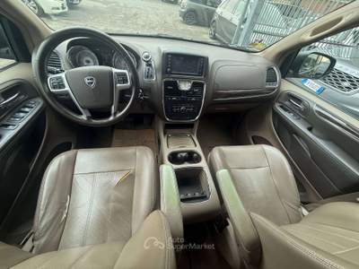 Lancia Voyager V 2.8L 163cv auto Nero usata Lallio