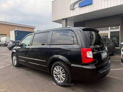 Lancia Voyager V 2.8L 163cv auto Nero usata Lallio