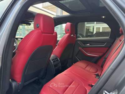 Jaguar F-Pace i4 mhev R-Dynamic HSE awd 204cv / TETTO APRIBILE Grigio usata Lallio