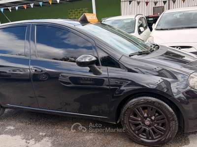 Fiat Punto 75 CV 5 porte Lounge 08/2014 Nero usata Giugliano in Campania