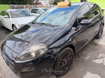 Fiat Punto 75 CV 5 porte Lounge 08/2014 Nero usata Giugliano in Campania