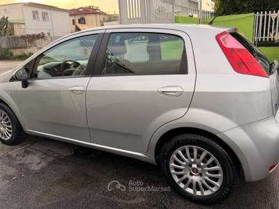 Fiat Punto STREET 1.2 8V km 140.000 Anno 2015 Grigio usata Giugliano in Campania
