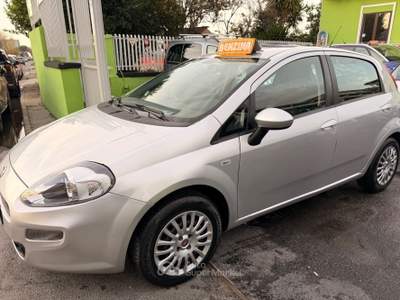 Fiat Punto STREET 1.2 8V km 140.000 Anno 2015 Grigio usata Giugliano in Campania