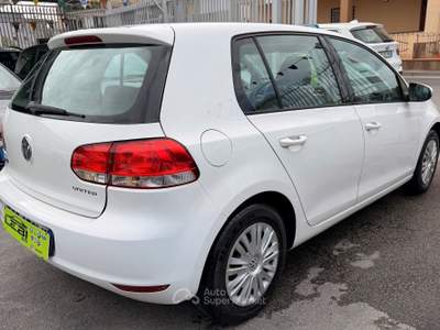 Volkswagen Golf 5p. United 139.000 KM 2011 Bianco usata Giugliano in Campania