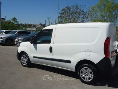 Fiat Doblò CARGO 16v 95cv E6 Bianco usata Isernia