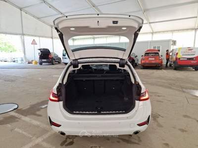BMW Serie 3 318d BMW SERIE 3 318D 48V BUSINESS ADVANTAGE TOURING AUTO STATION WAGON usata Verona