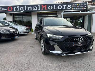 Audi A1 A1 II 2019 Citycarver Citycarver 35 1.5 tfsi Identity Black150cv s-tronic/MATRIX/PRONTA CINSEGNA/PROMO Nero usata Lanuvio