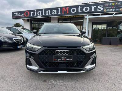 Audi A1 A1 II 2019 Citycarver Citycarver 35 1.5 tfsi Identity Black150cv s-tronic/MATRIX/PRONTA CINSEGNA/PROMO Nero usata Lanuvio