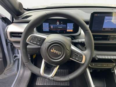 Jeep Avenger 1.2 turbo e-hybrid mhev Altitude 110cv edct6 KM0 Grigio usata Nola