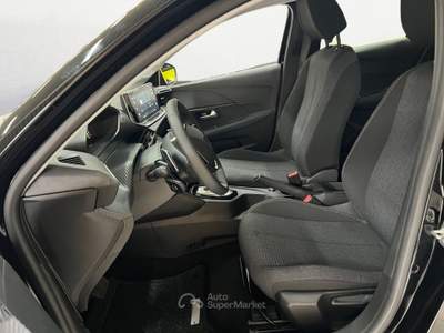 Peugeot 208 PureTech 100 Stop&amp;Start 5 porte Allure KM 15.900 Nero usata Nola