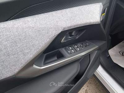 Peugeot 3008 3008 III 2024 1.2 hybrid Allure 145cv e-dcs6 Bianco usata Avellino