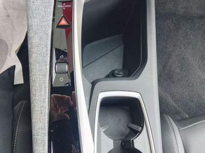 Peugeot 3008 3008 III 2024 1.2 hybrid Allure 145cv e-dcs6 Bianco usata Avellino