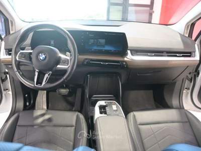 BMW Serie 2 218d BMW 218D ACTIVE TOURER NEW 150CV STEPTRONIC BUSINE Bianco usata Salerno