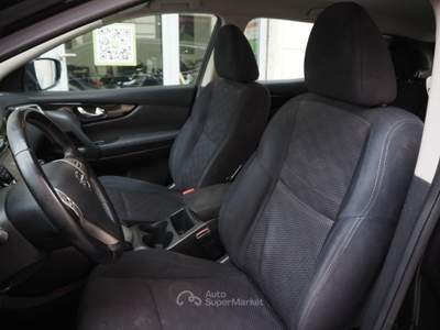 Nissan Qashqai 1.6 dci Tekna autom Nero usata Bari
