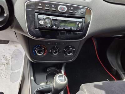 Fiat Punto 1.4 S&S 8V Dualogic 5 porte Easy Bianco usata San Giovanni di Fassa