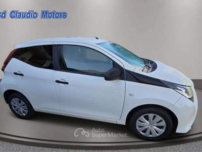 Toyota Aygo 3p 1.0 x-cool 72cv Bianco usata San Giovanni di Fassa