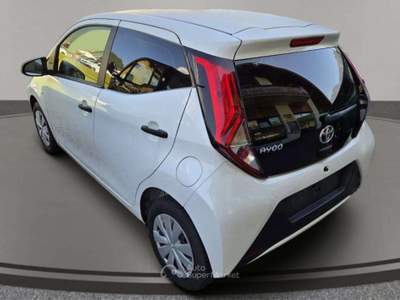Toyota Aygo 3p 1.0 x-cool 72cv Bianco usata San Giovanni di Fassa