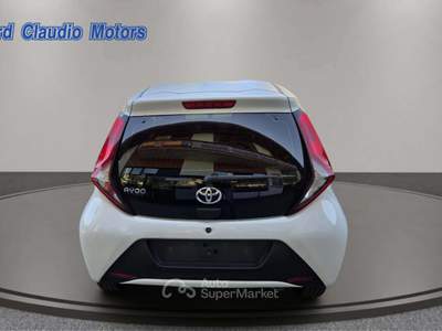Toyota Aygo 3p 1.0 x-cool 72cv Bianco usata San Giovanni di Fassa